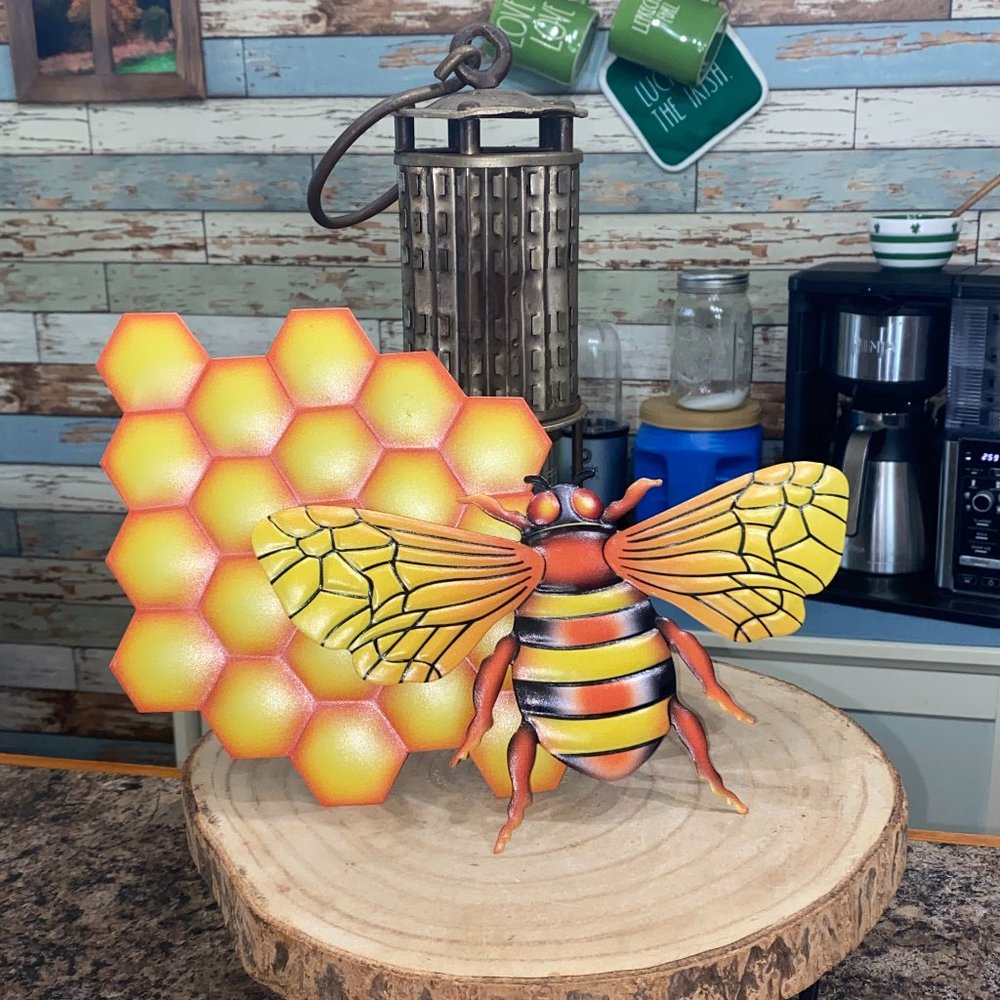 Bee & Honeycomb Metal Set - 2-Piece - Garden or Home Décor